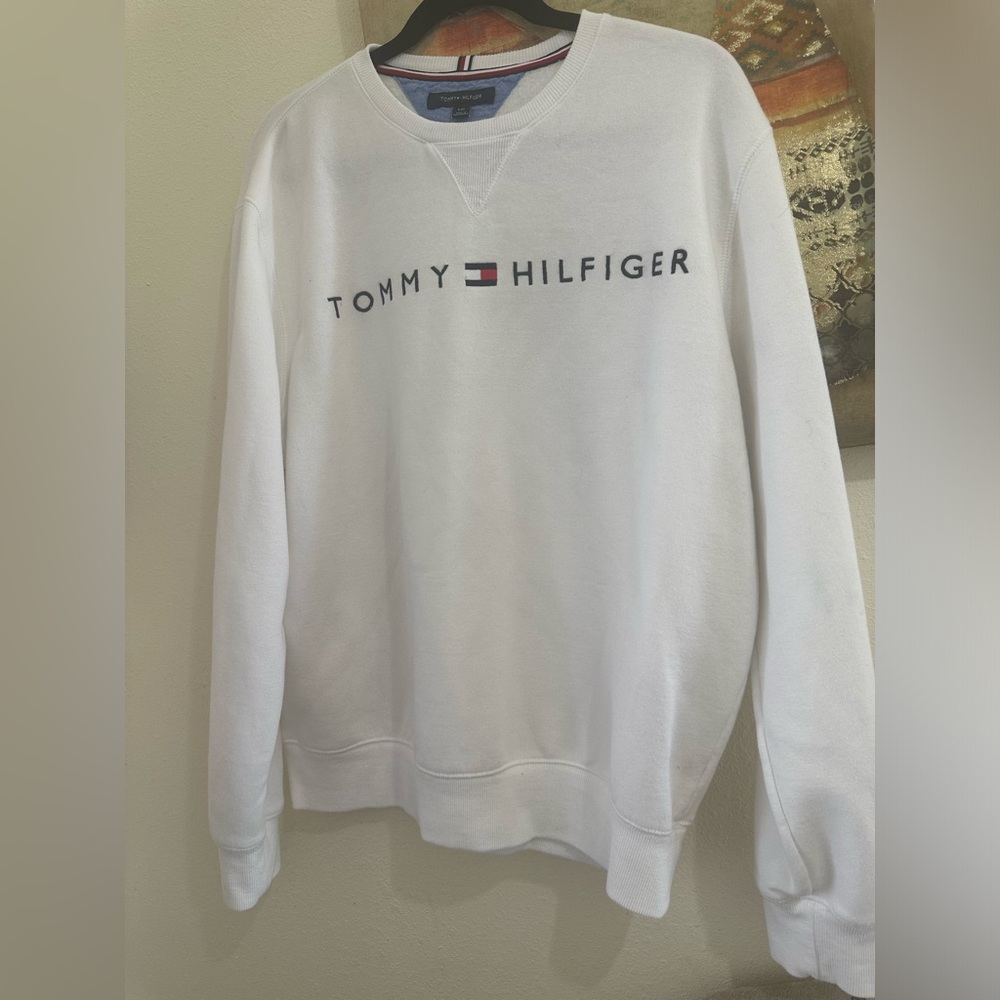 Tommy Hilfiger sweatshirt, men, size large.